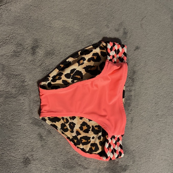 Reversible swimsuit, cheetah print and hot pink - Picture 7 of 8